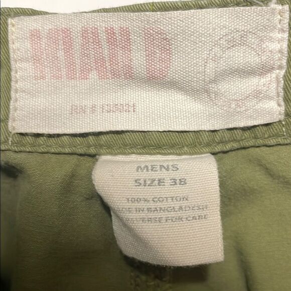 Olive Green Cargo Shorts with Durable Fabric - Picture 8 of 9